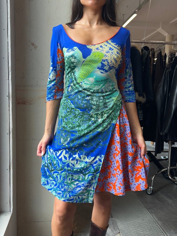 Save The Queen falling Pisa graphic dress Mode – Bild 3