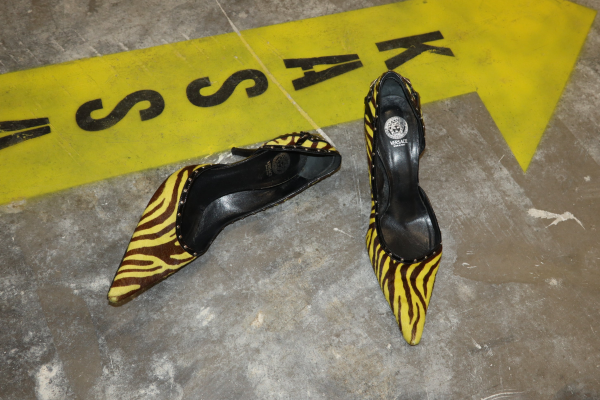 Versace calf’s skin pointy heels Im Angebot