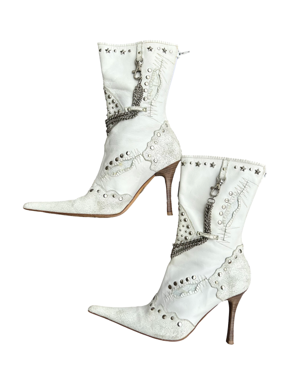 Chain and studs adorned pointy Leather heels Zu verkaufen – Bild 3